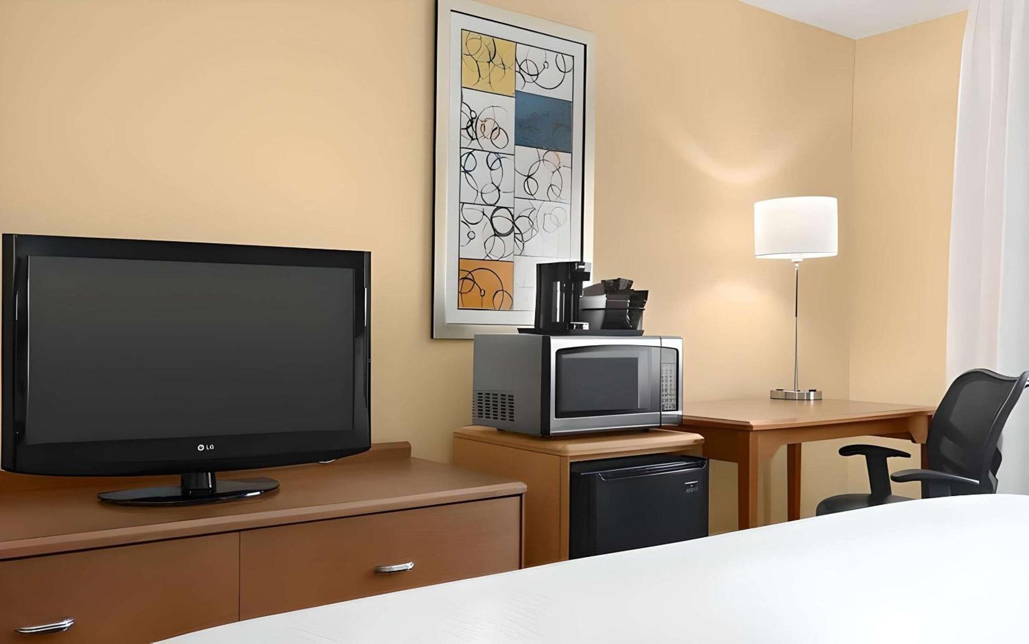 Dubuque Inn & Suites Εξωτερικό φωτογραφία