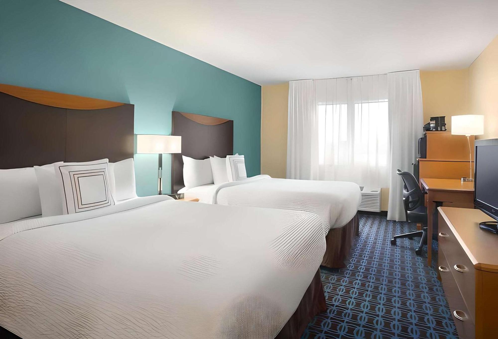 Dubuque Inn & Suites Εξωτερικό φωτογραφία