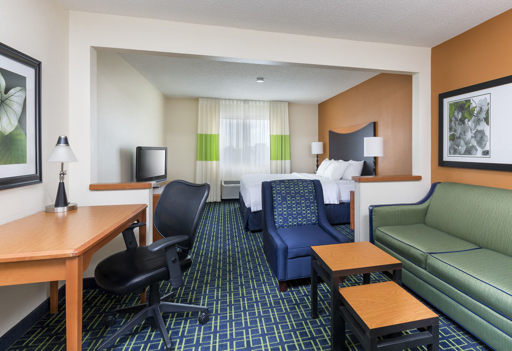 Dubuque Inn & Suites Εξωτερικό φωτογραφία