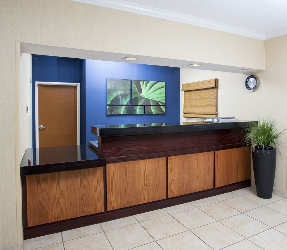 Dubuque Inn & Suites Εξωτερικό φωτογραφία