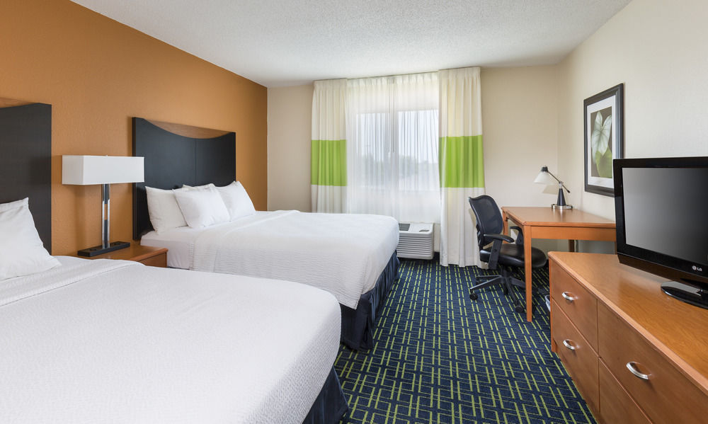 Dubuque Inn & Suites Εξωτερικό φωτογραφία