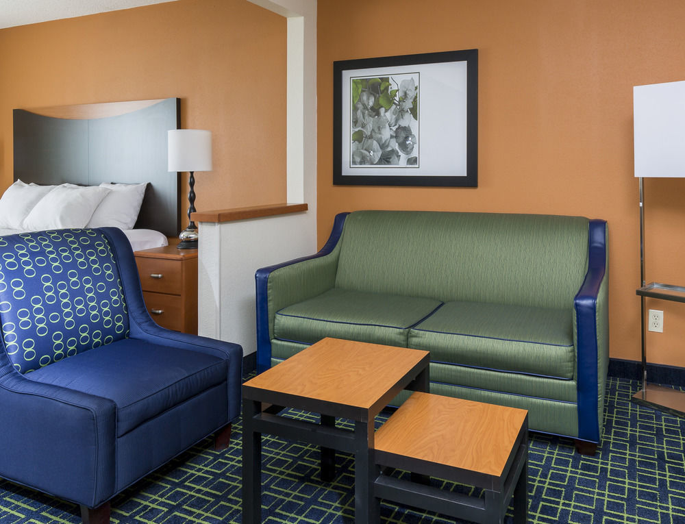 Dubuque Inn & Suites Εξωτερικό φωτογραφία